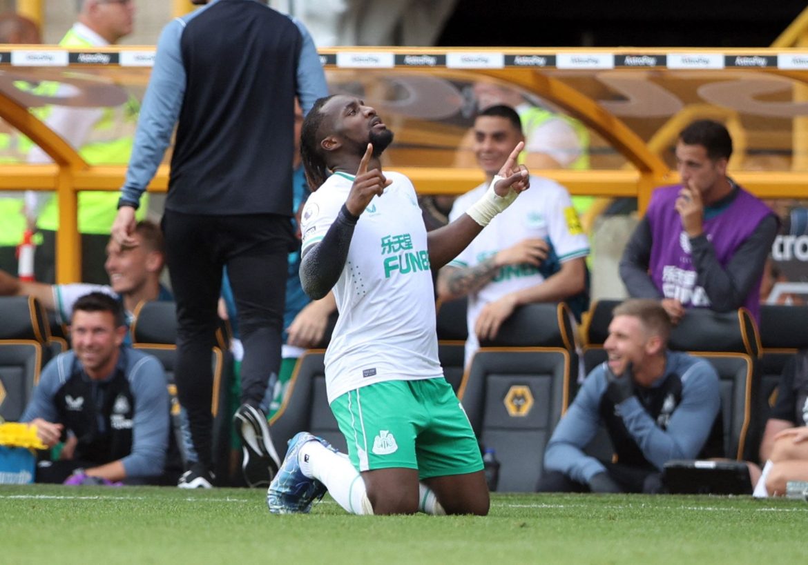 Newcastle dealt Allan Saint-Maximin blow