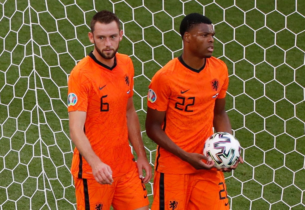 Fabrizio Romano: Everton not progressing with Dumfries