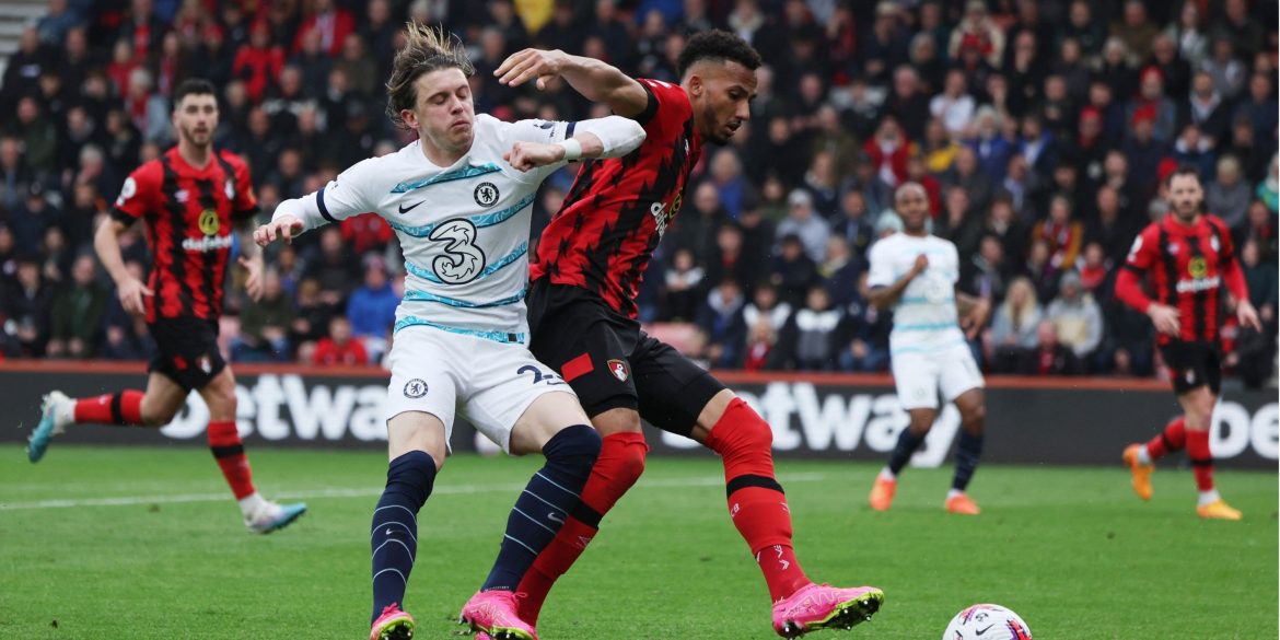Newcastle reach agreement on "incredible" £35,000-a-week signing for Howe